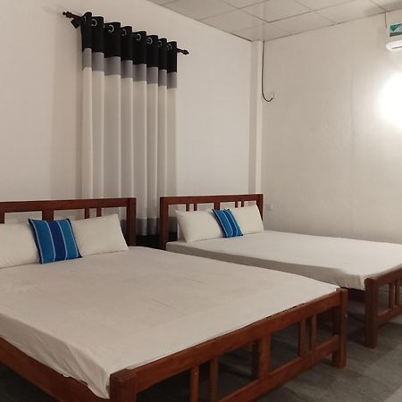 Rock Hill Bed & Breakfast Tanamalwila Ngoại thất bức ảnh